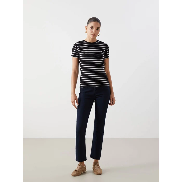 LCWAIKIKI Classic Siyah Bisiklet Yaka Çizgili Kadın Tişört