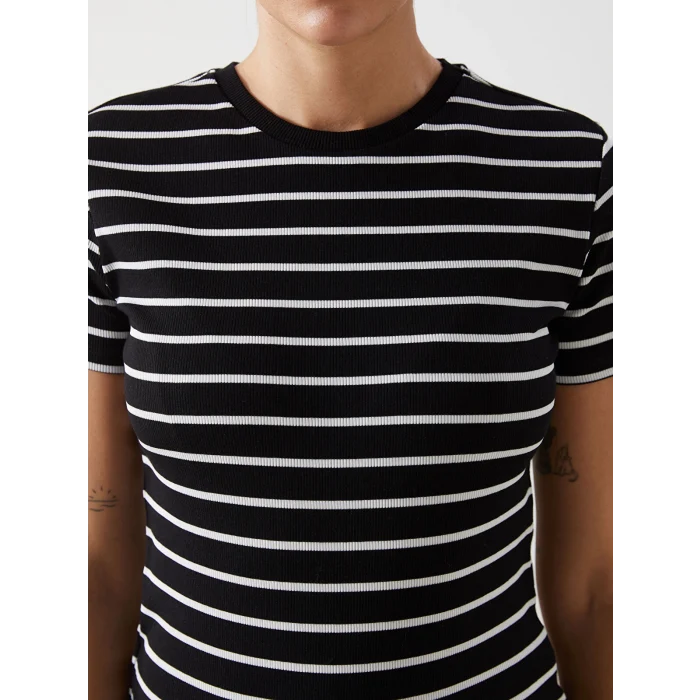 LCWAIKIKI Classic Siyah Bisiklet Yaka Çizgili Kadın Tişört