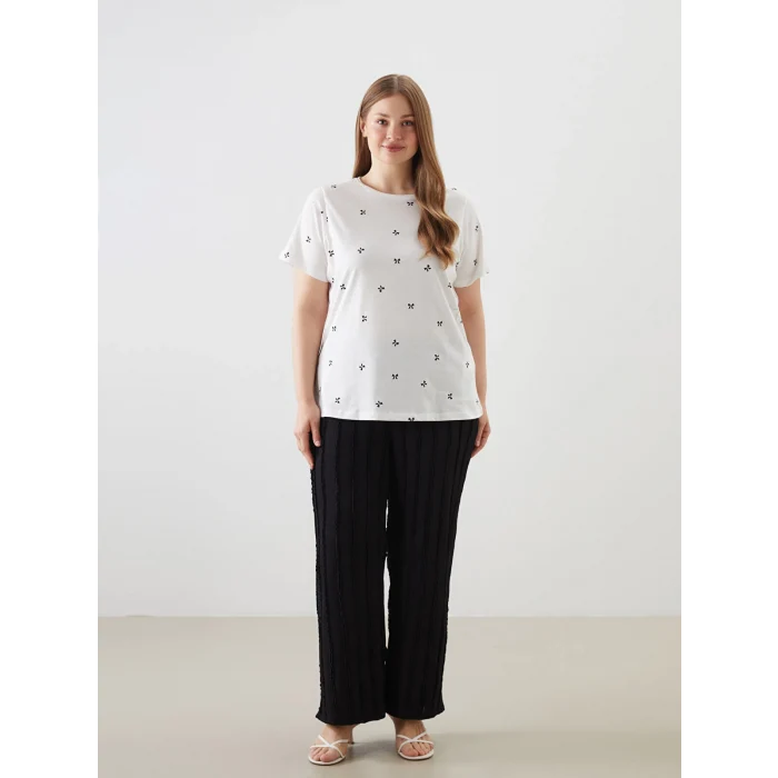 LCWAIKIKI Classic Ekru Bisiklet Yaka Desenli Kadın Tişört