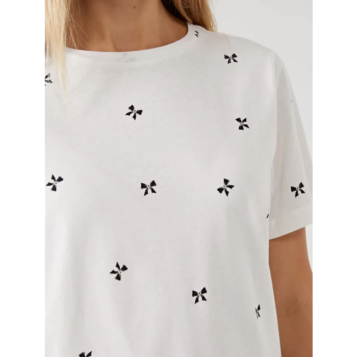 LCWAIKIKI Classic Ekru Bisiklet Yaka Desenli Kadın Tişört