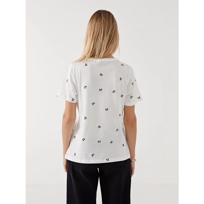 LCWAIKIKI Classic Ekru Bisiklet Yaka Desenli Kadın Tişört