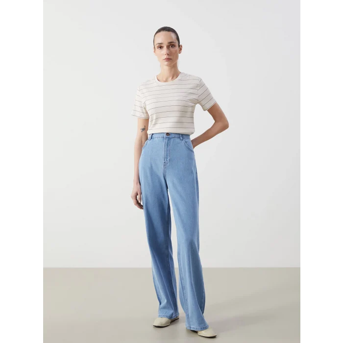 LCWAIKIKI Classic Bej Bisiklet Yaka Çizgili Kadın Tişört