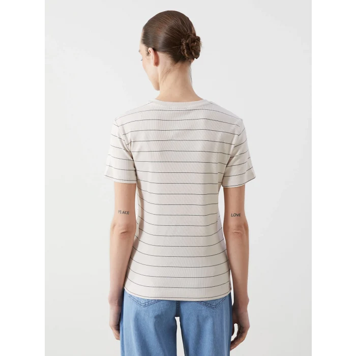 LCWAIKIKI Classic Bej Bisiklet Yaka Çizgili Kadın Tişört