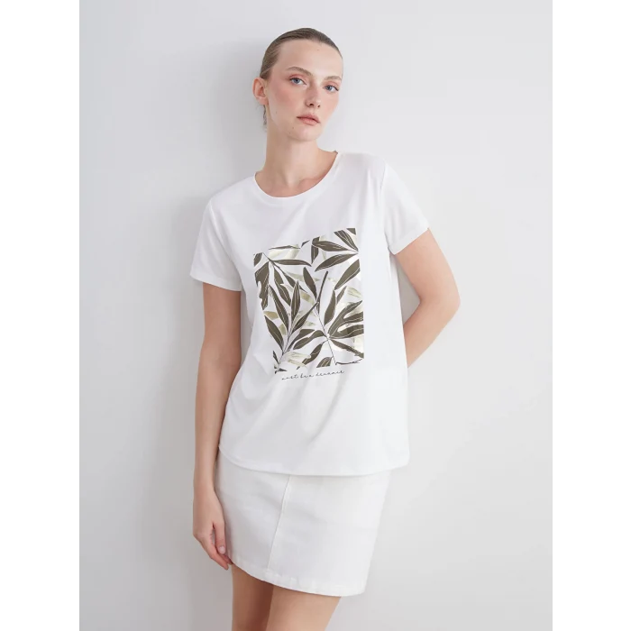 LCWAIKIKI Classic Ekru Bisiklet Yaka Baskılı Kadın Tişört