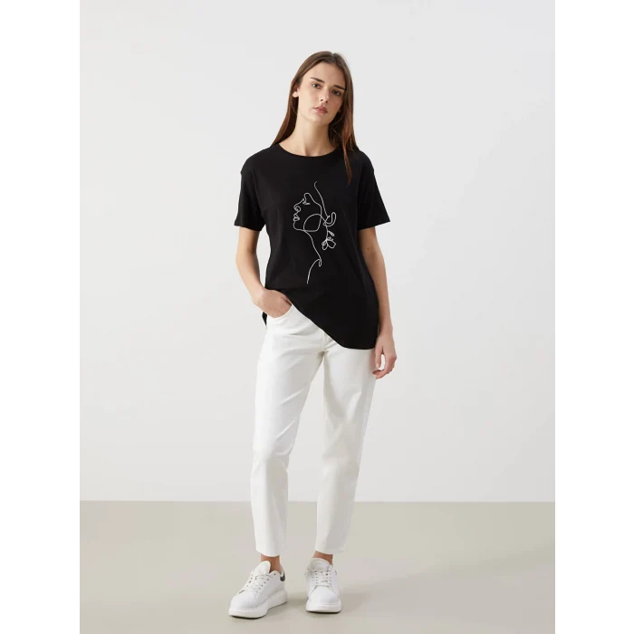 LCWAIKIKI Classic Siyah Bisiklet Yaka Baskılı Kadın Tişört