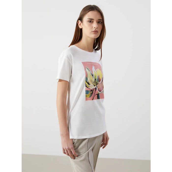 LCWAIKIKI Classic Ekru Bisiklet Yaka Çiçekli Kadın Tişört
