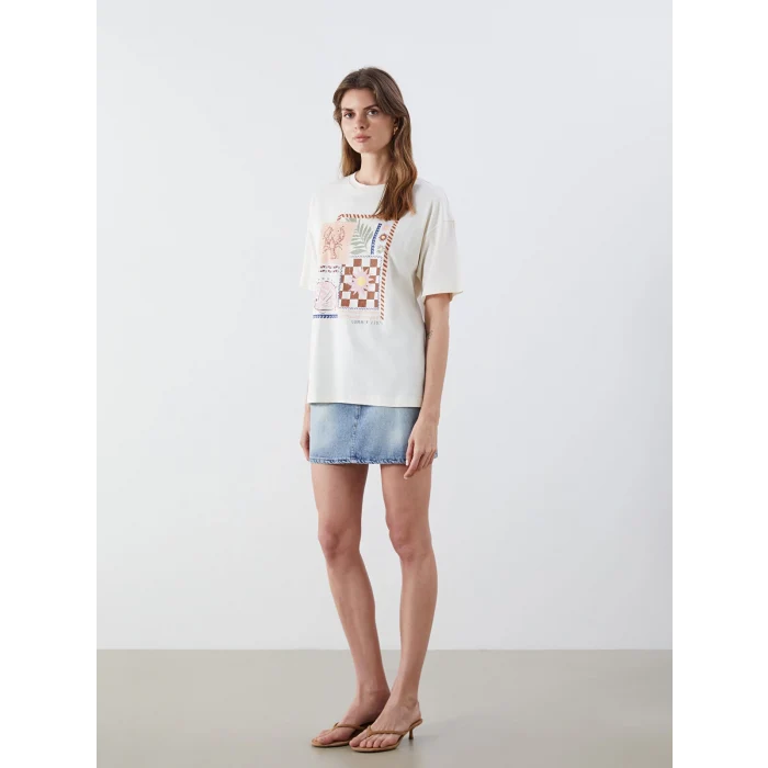 LCW Vision Ekru Bisiklet Yaka Baskılı Oversize Kadın Tişört