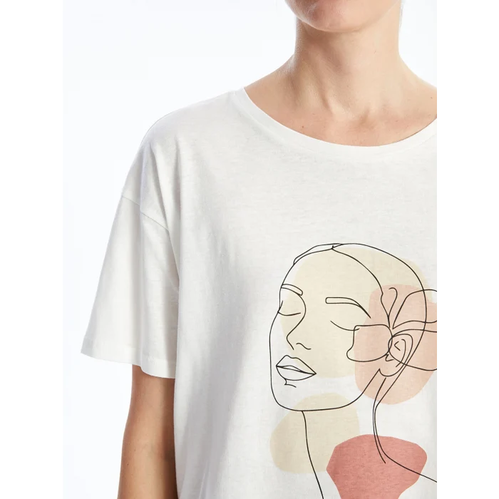 LCWAIKIKI Classic Ekru Bisiklet Yaka Baskılı Kadın Tişört