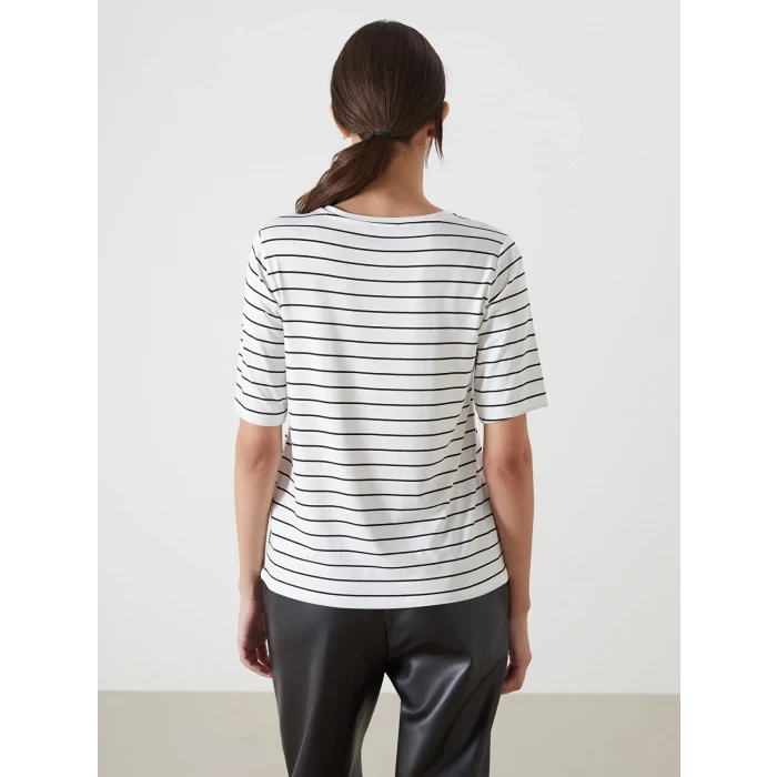 LCWAIKIKI Classic Beyaz Bisiklet Yaka Çizgili Kadın Tişört