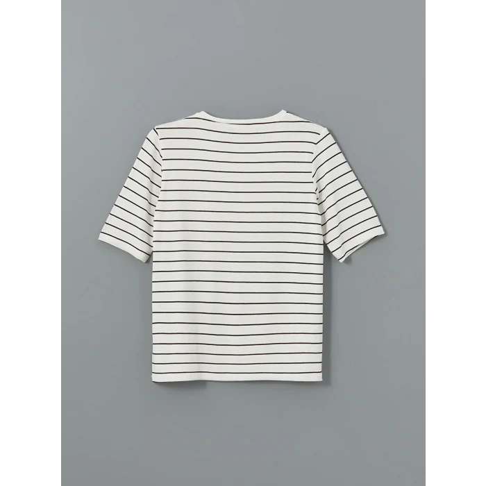 LCWAIKIKI Classic Beyaz Bisiklet Yaka Çizgili Kadın Tişört
