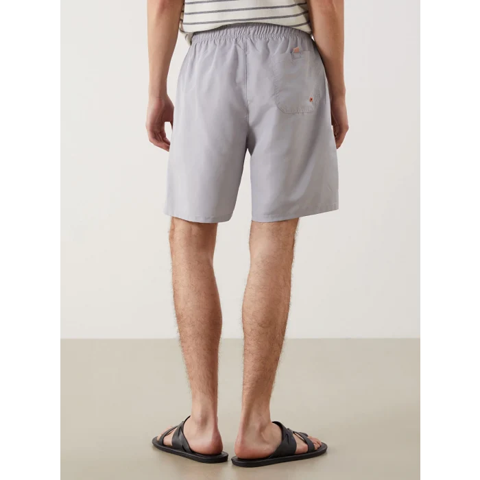 LCWAIKIKI Classic Gri Diz Hizası Boy Basic Erkek Deniz Şortu