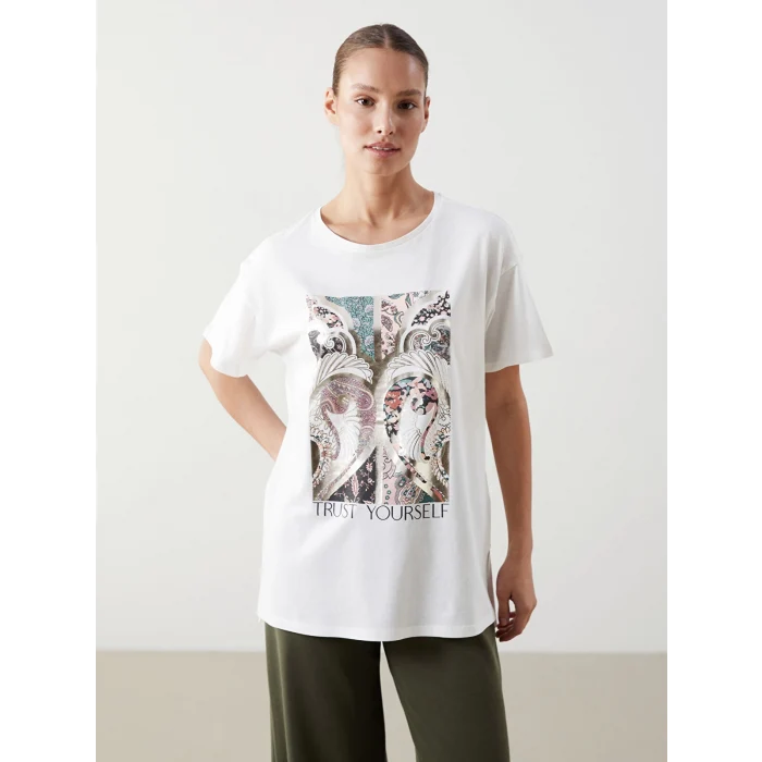 LCWAIKIKI Classic Ekru Bisiklet Yaka Baskılı Kadın Tişört