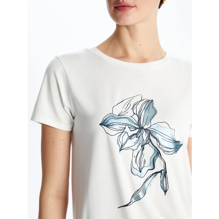 LCWAIKIKI Classic Ekru Bisiklet Yaka Çiçekli Kadın Tişört