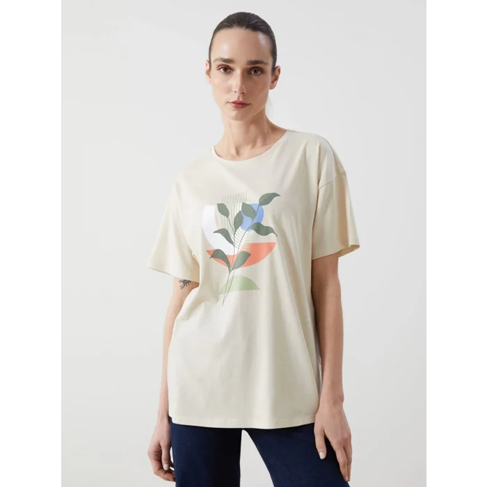 LCWAIKIKI Classic Bej Bisiklet Yaka Çiçekli Kadın Tişört