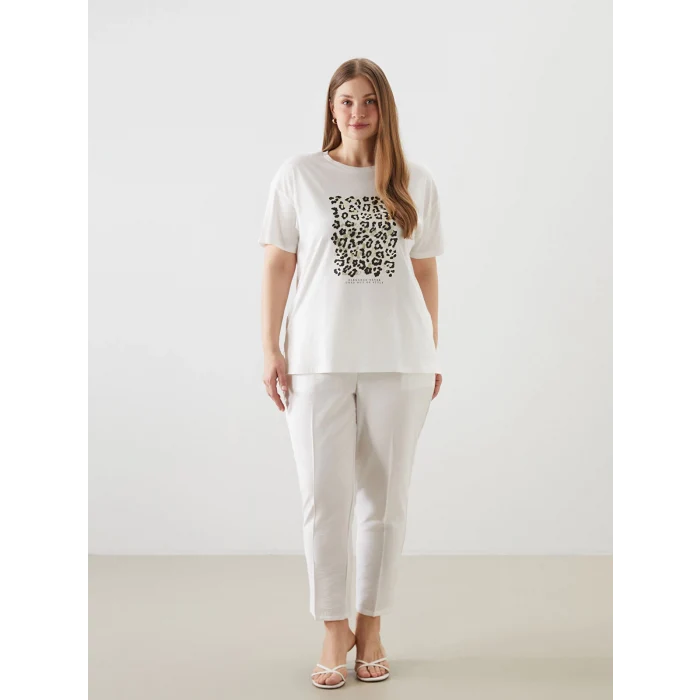 LCWAIKIKI Classic Ekru Bisiklet Yaka Leopar Baskılı Kadın Tişört