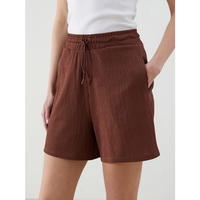 LCWAIKIKI Classic Kahverengi Beli Lastikli Dokulu Kadın Şort