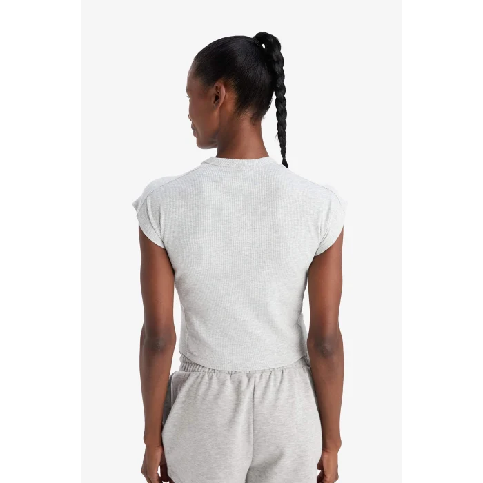 Defacto E3828 Gri DeFactoFit NBA Los Angeles Lakers Standart Fit Bisiklet Yaka Nakış Baskı Fitilli Kaşkorse Kısa Kollu Tişört