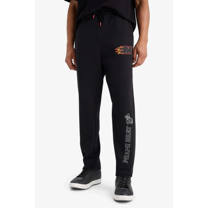 Defacto D6561 Siyah DeFactoFit NBA Miami Heat Kalın Jogger Eşofman Altı Standart Fit Cepli Esnek Bantlı Paça