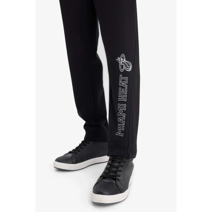 Defacto D6561 Siyah DeFactoFit NBA Miami Heat Kalın Jogger Eşofman Altı Standart Fit Cepli Esnek Bantlı Paça
