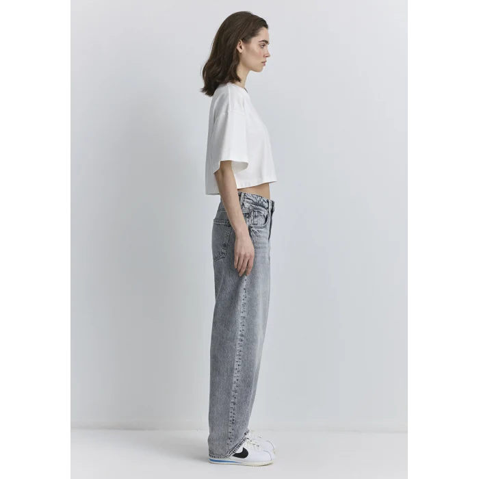 Mavi 1612892-70057 Mavi Patch Logo Baskılı Beyaz Crop Tişört