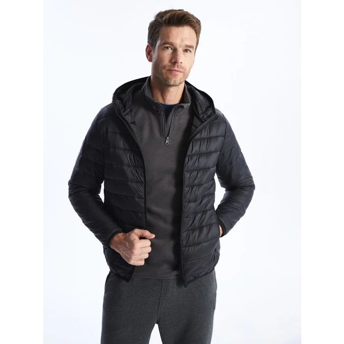 LCWAIKIKI Classic Siyah Standart Kalıp Kapüşonlu Erkek Şişme Mont