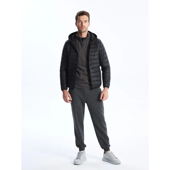 LCWAIKIKI Classic Siyah Standart Kalıp Kapüşonlu Erkek Şişme Mont