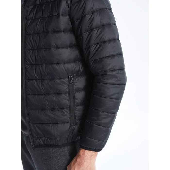 LCWAIKIKI Classic Siyah Standart Kalıp Kapüşonlu Erkek Şişme Mont