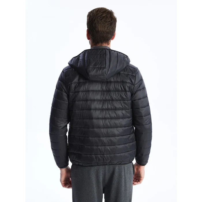 LCWAIKIKI Classic Siyah Standart Kalıp Kapüşonlu Erkek Şişme Mont