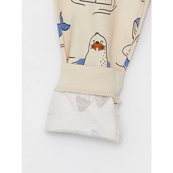 LCW baby Bej Bisiklet Yaka Uzun Kollu Desenli Erkek Bebek Pijama Takımı