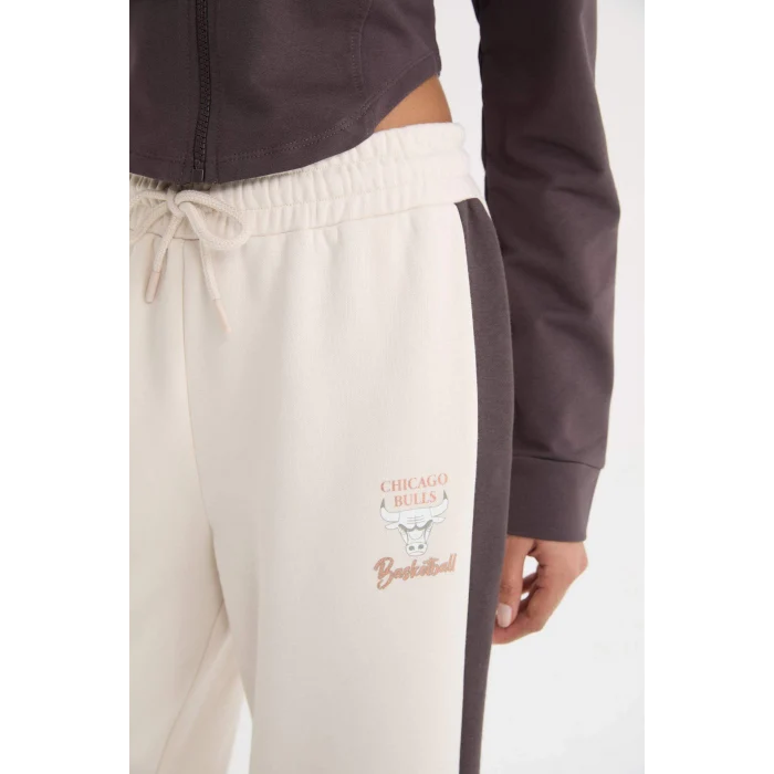 Defacto D6129 Ekru DeFactoFit NBA Chicago Bulls Eşofman Altı Wide Leg Geniş Bol Paça Standart Boy