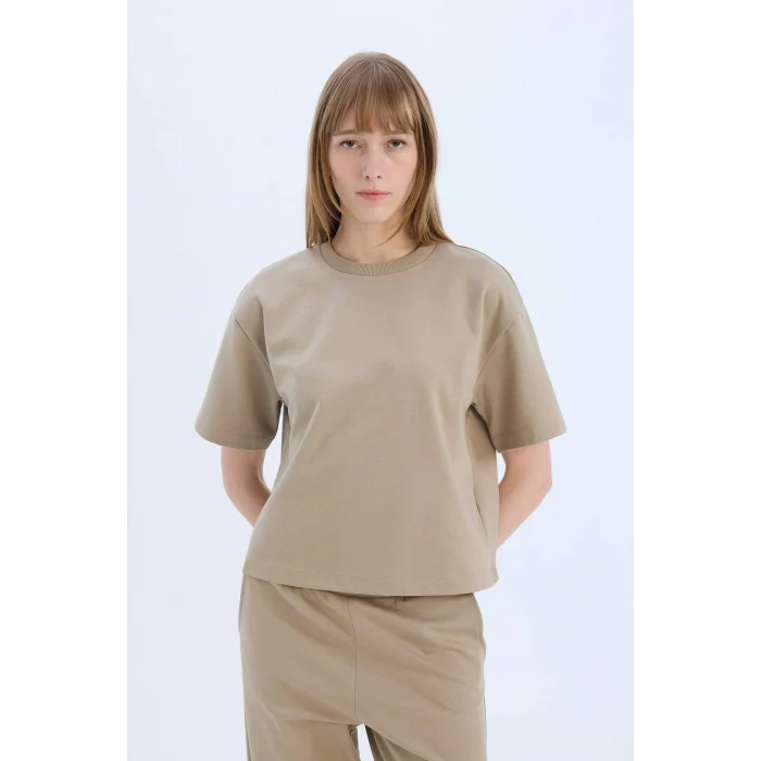 Defacto C7630 Bej Relax Fit Bisiklet Yaka Basic Düz Kısa Kollu Tişört
