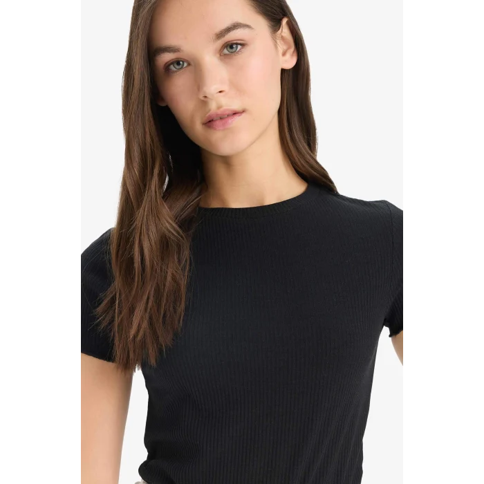 Defacto K7064 Siyah Fitted Bisiklet Yaka Basic Düz Fitilli Kaşkorse Kısa Kollu Siyah Tişört