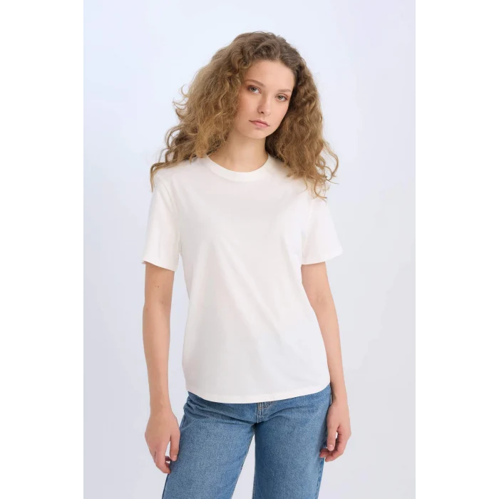 Defacto D9592 Beyaz Regular Fit Bisiklet Yaka Basic Düz Kısa Kollu Beyaz Tişört