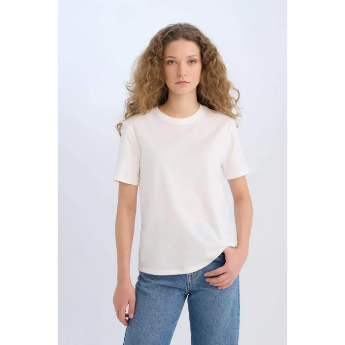 Defacto D9592 Beyaz Regular Fit Bisiklet Yaka Basic Düz Kısa Kollu Beyaz Tişört