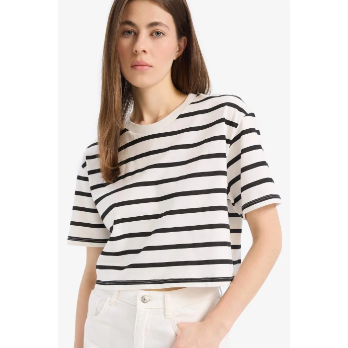 Defacto C6199 Siyah Boxy Fit Bisiklet Yaka Çizgili Penye Kısa Kollu Tişört