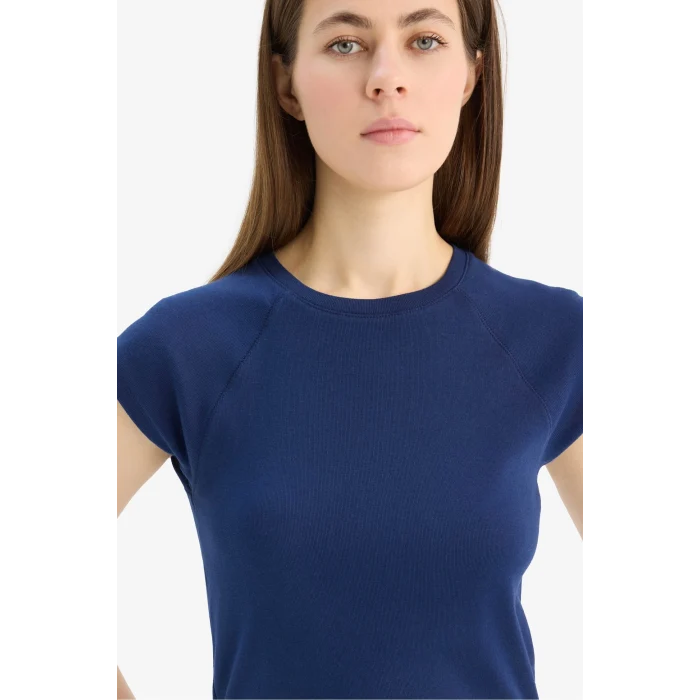 Defacto C7334 Lacivert Slim Fit Dar Kesim Bisiklet Yaka Basic Düz Ribana Kısa Kollu Tişört