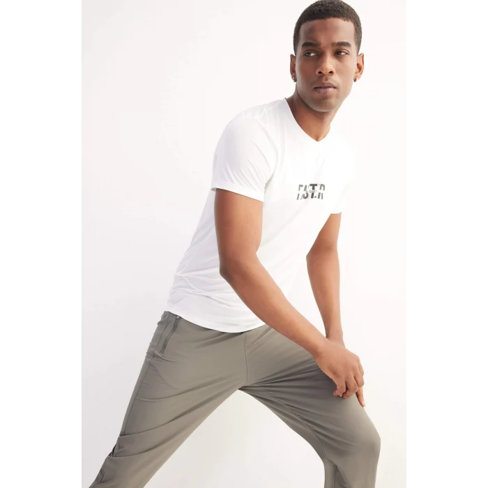 Defacto D7811 Beyaz DeFactoFit Esnek Kumaş Slim Fit Dar Kesim Bisiklet Yaka Baskılı Sporcu Kısa Kollu Tişört