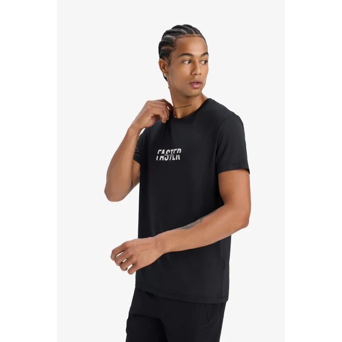 Defacto D7811 Siyah DeFactoFit Esnek Kumaş Slim Fit Dar Kesim Bisiklet Yaka Baskılı Sporcu Kısa Kollu Tişört