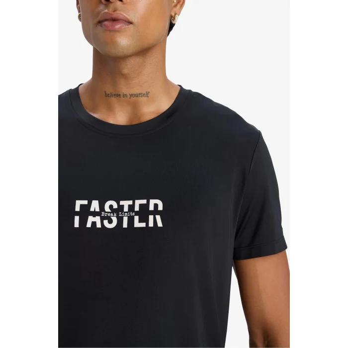 Defacto D7811 Siyah DeFactoFit Esnek Kumaş Slim Fit Dar Kesim Bisiklet Yaka Baskılı Sporcu Kısa Kollu Tişört