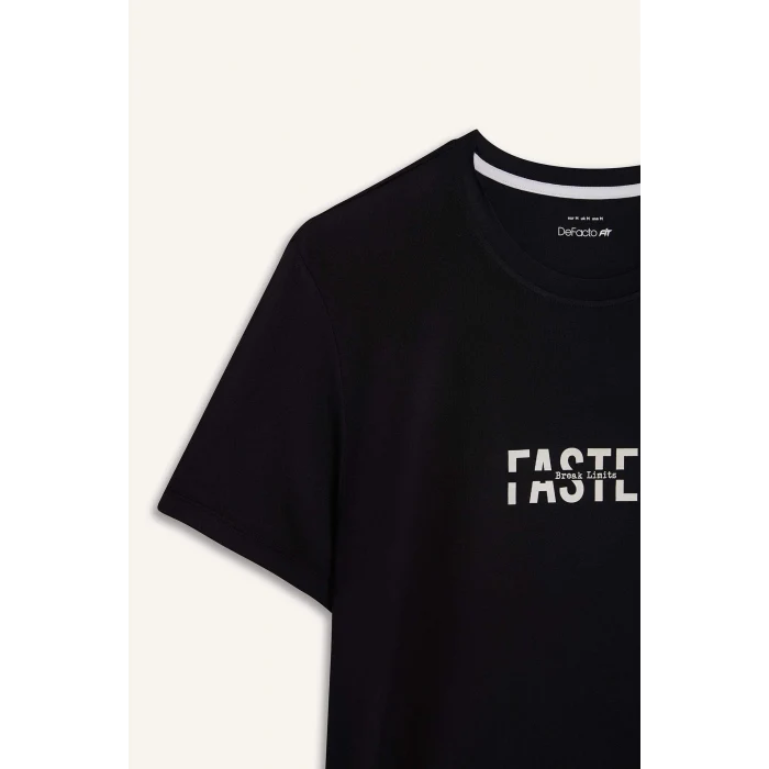 Defacto D7811 Siyah DeFactoFit Esnek Kumaş Slim Fit Dar Kesim Bisiklet Yaka Baskılı Sporcu Kısa Kollu Tişört