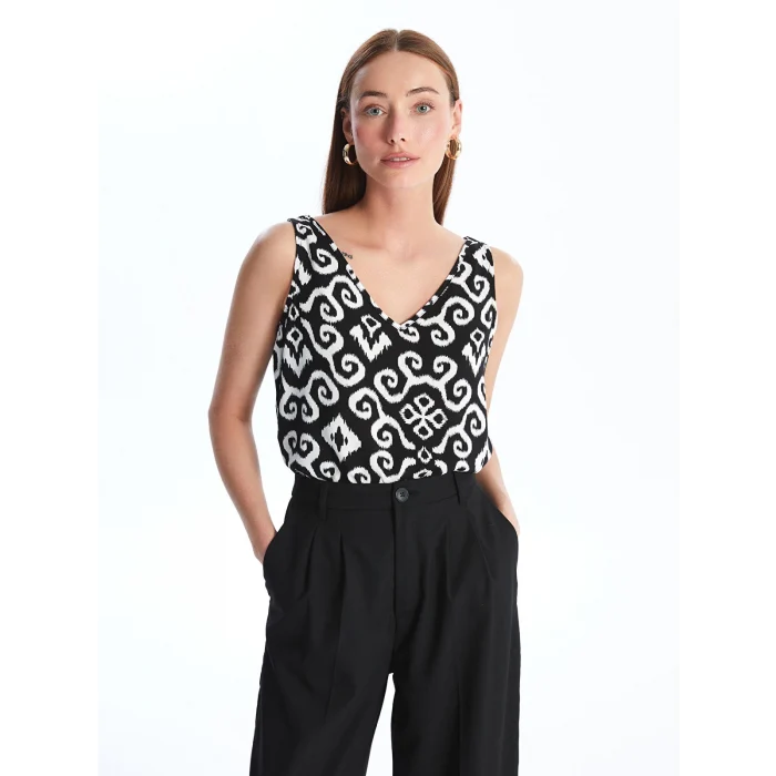 LCWAIKIKI Classic Siyah V Yaka Desenli Kadın Bluz