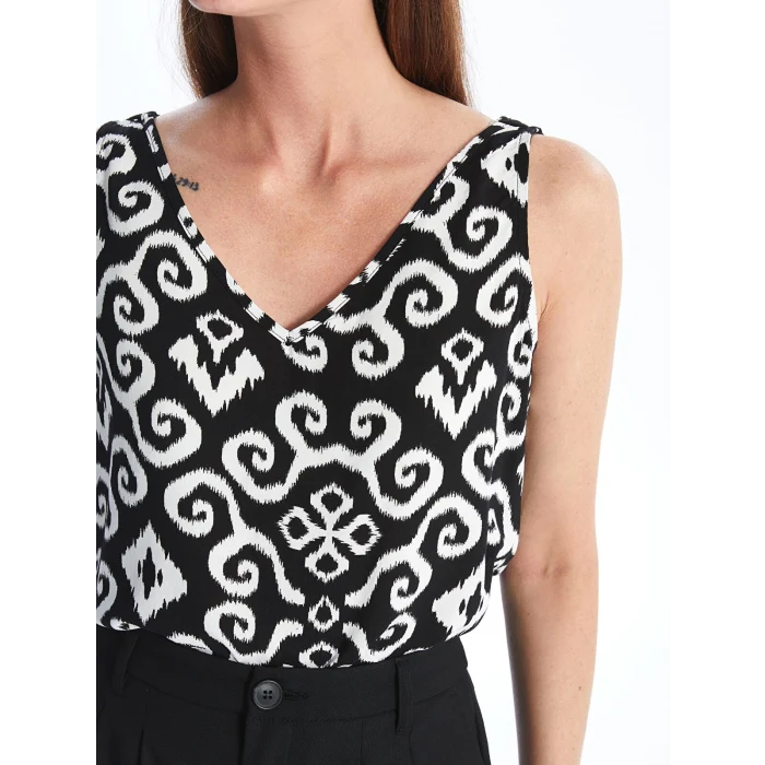 LCWAIKIKI Classic Siyah V Yaka Desenli Kadın Bluz
