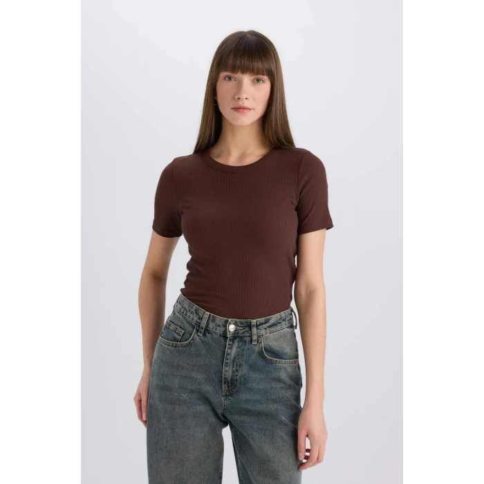 Defacto C0097 Kahve Slim Fit Dar Kesim Bisiklet Yaka Fitilli Kaşkorse Basic Düz Kısa Kollu Tişört