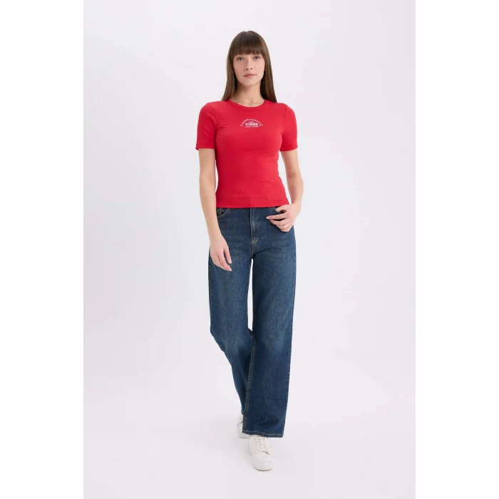 Defacto E5069 Kırmızı Fitted Bisiklet Yaka Baskılı Fitilli Kaşkorse Kısa Kollu Tişört