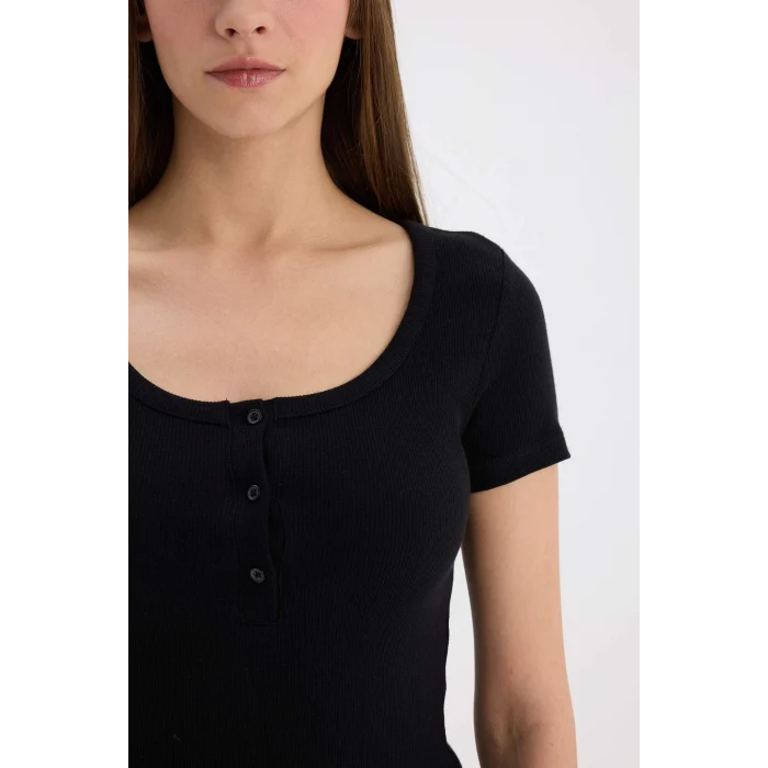 Defacto E5781 Siyah Slim Fit Dar Kesim Yuvarlak Yaka Basic Düz Fitilli Kaşkorse Kısa Kollu Siyah Tişört