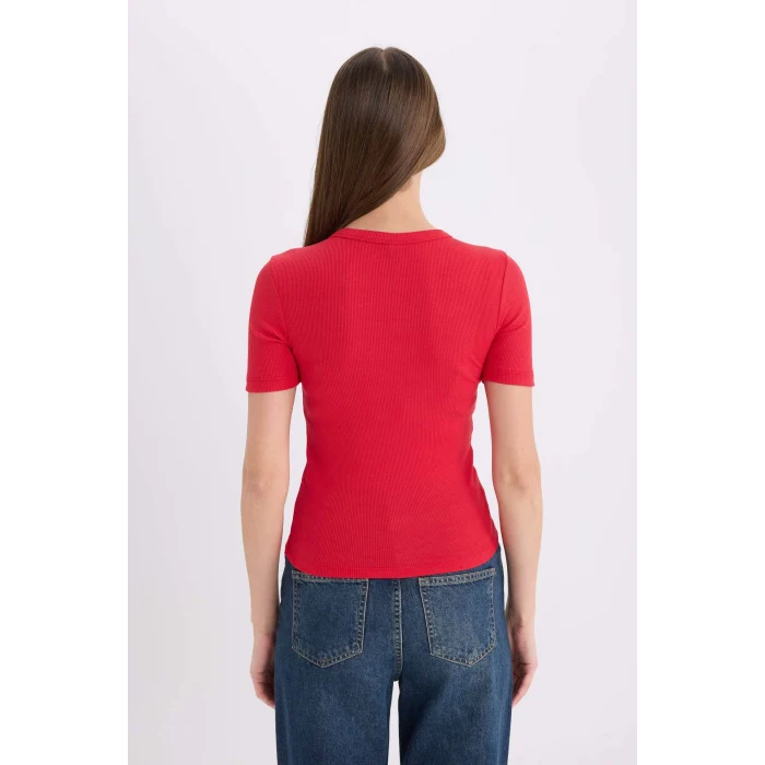 Defacto E5069 Kırmızı Fitted Bisiklet Yaka Baskılı Fitilli Kaşkorse Kısa Kollu Tişört