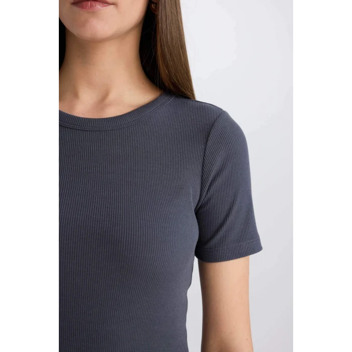 Defacto C0097 Antrasit Slim Fit Dar Kesim Bisiklet Yaka Fitilli Kaşkorse Basic Düz Kısa Kollu Tişört