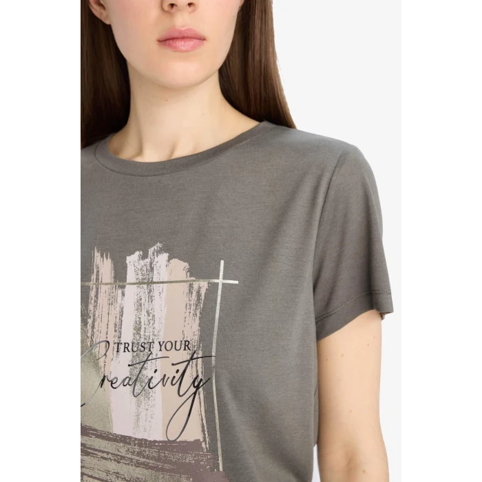 Defacto E5062 Haki Relax Fit Bisiklet Yaka Baskılı Kısa Kollu Tişört