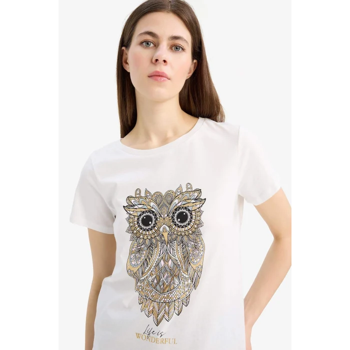 Defacto E5064 Ekru Regular Fit Bisiklet Yaka Baykuş Desenli Penye Kısa Kollu Tişört