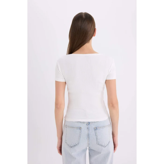 Defacto E5781 Ekru Slim Fit Dar Kesim Yuvarlak Yaka Basic Düz Fitilli Kaşkorse Kısa Kollu Beyaz Tişört